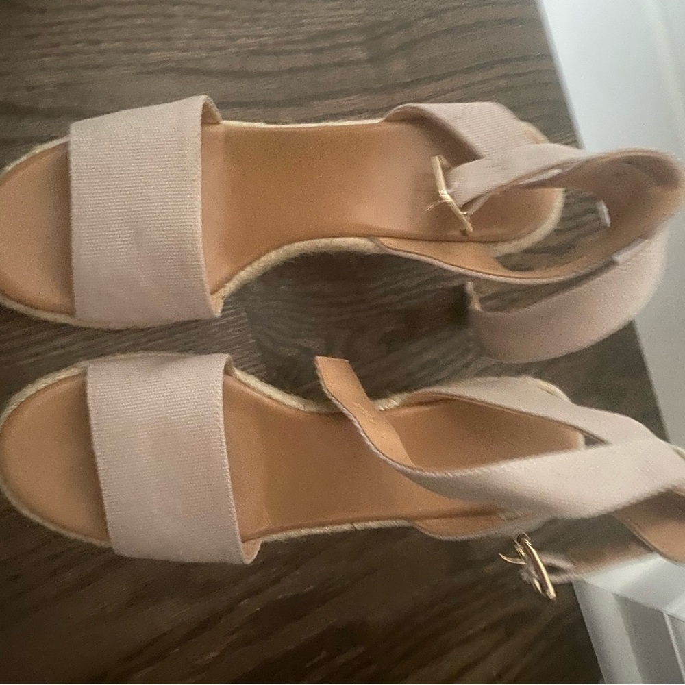 Summer wedges